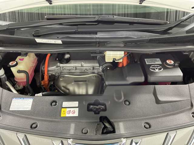 トヨタ アルファードハイブリット X 神奈川県 2018(平30)年 5.2万km パール 4WD/社外アルパイン11型メモリーナビゲーション【EX11Z】/社外アルパインフリップダウンモニター【PXHEX-R-AV】/ワンセグ　CD DVD　SD　iPod　Bluetooth　AUX　HDMI　/サイド/リアカメラ/両側電動スライドドア/デジタルインナーミラー/AC100V/純正ビルトインETC/セーフティセンス/レーダークルーズコントロール/プリクラッシュセーフティ/レーントレーシングアシスト/パーキングサポートブレーキ/ロードサインアシスト/先行車発進お知らせ機能/前後ソナー/ハイビームアシスト/2列目オットマン/社外前方ドライブレコーダー/革巻きステアリング/電動パーキングブレーキ/オートブレーキホールド/プッシュスタート/スマートキー/LEDヘッドランプ/フロントフォグランプ/オートライト/純正18インチアルミホイール/純正リアスポイラー/取説　保証書　スペアキー