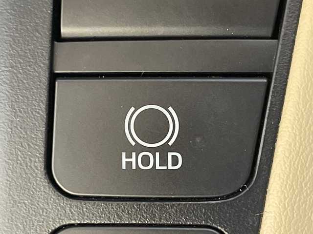 トヨタ アルファードハイブリット X 神奈川県 2018(平30)年 5.2万km パール 4WD/社外アルパイン11型メモリーナビゲーション【EX11Z】/社外アルパインフリップダウンモニター【PXHEX-R-AV】/ワンセグ　CD DVD　SD　iPod　Bluetooth　AUX　HDMI　/サイド/リアカメラ/両側電動スライドドア/デジタルインナーミラー/AC100V/純正ビルトインETC/セーフティセンス/レーダークルーズコントロール/プリクラッシュセーフティ/レーントレーシングアシスト/パーキングサポートブレーキ/ロードサインアシスト/先行車発進お知らせ機能/前後ソナー/ハイビームアシスト/2列目オットマン/社外前方ドライブレコーダー/革巻きステアリング/電動パーキングブレーキ/オートブレーキホールド/プッシュスタート/スマートキー/LEDヘッドランプ/フロントフォグランプ/オートライト/純正18インチアルミホイール/純正リアスポイラー/取説　保証書　スペアキー