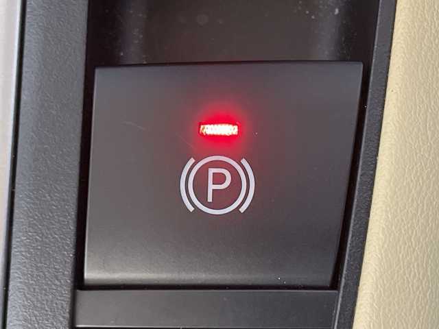 トヨタ アルファードハイブリット X 神奈川県 2018(平30)年 5.2万km パール 4WD/社外アルパイン11型メモリーナビゲーション【EX11Z】/社外アルパインフリップダウンモニター【PXHEX-R-AV】/ワンセグ　CD DVD　SD　iPod　Bluetooth　AUX　HDMI　/サイド/リアカメラ/両側電動スライドドア/デジタルインナーミラー/AC100V/純正ビルトインETC/セーフティセンス/レーダークルーズコントロール/プリクラッシュセーフティ/レーントレーシングアシスト/パーキングサポートブレーキ/ロードサインアシスト/先行車発進お知らせ機能/前後ソナー/ハイビームアシスト/2列目オットマン/社外前方ドライブレコーダー/革巻きステアリング/電動パーキングブレーキ/オートブレーキホールド/プッシュスタート/スマートキー/LEDヘッドランプ/フロントフォグランプ/オートライト/純正18インチアルミホイール/純正リアスポイラー/取説　保証書　スペアキー