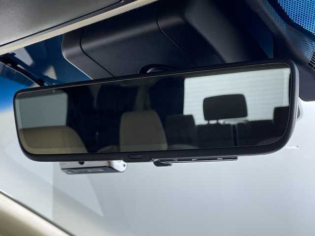 トヨタ アルファードハイブリット X 神奈川県 2018(平30)年 5.2万km パール 4WD/社外アルパイン11型メモリーナビゲーション【EX11Z】/社外アルパインフリップダウンモニター【PXHEX-R-AV】/ワンセグ　CD DVD　SD　iPod　Bluetooth　AUX　HDMI　/サイド/リアカメラ/両側電動スライドドア/デジタルインナーミラー/AC100V/純正ビルトインETC/セーフティセンス/レーダークルーズコントロール/プリクラッシュセーフティ/レーントレーシングアシスト/パーキングサポートブレーキ/ロードサインアシスト/先行車発進お知らせ機能/前後ソナー/ハイビームアシスト/2列目オットマン/社外前方ドライブレコーダー/革巻きステアリング/電動パーキングブレーキ/オートブレーキホールド/プッシュスタート/スマートキー/LEDヘッドランプ/フロントフォグランプ/オートライト/純正18インチアルミホイール/純正リアスポイラー/取説　保証書　スペアキー