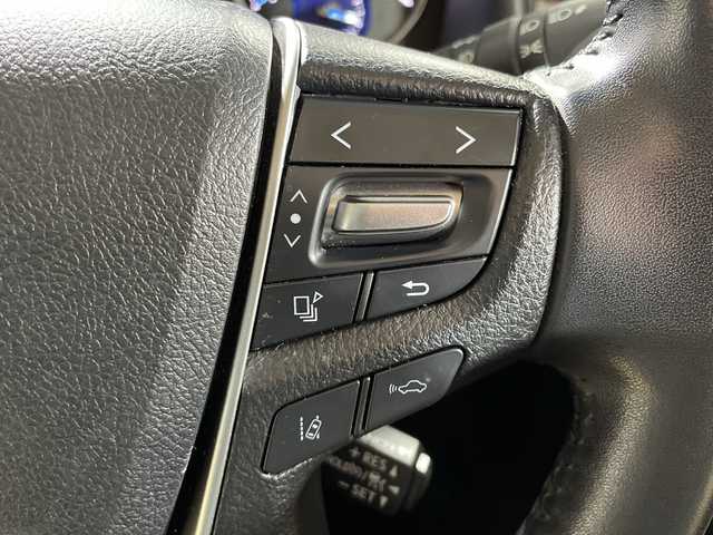 トヨタ アルファードハイブリット X 神奈川県 2018(平30)年 5.2万km パール 4WD/社外アルパイン11型メモリーナビゲーション【EX11Z】/社外アルパインフリップダウンモニター【PXHEX-R-AV】/ワンセグ　CD DVD　SD　iPod　Bluetooth　AUX　HDMI　/サイド/リアカメラ/両側電動スライドドア/デジタルインナーミラー/AC100V/純正ビルトインETC/セーフティセンス/レーダークルーズコントロール/プリクラッシュセーフティ/レーントレーシングアシスト/パーキングサポートブレーキ/ロードサインアシスト/先行車発進お知らせ機能/前後ソナー/ハイビームアシスト/2列目オットマン/社外前方ドライブレコーダー/革巻きステアリング/電動パーキングブレーキ/オートブレーキホールド/プッシュスタート/スマートキー/LEDヘッドランプ/フロントフォグランプ/オートライト/純正18インチアルミホイール/純正リアスポイラー/取説　保証書　スペアキー