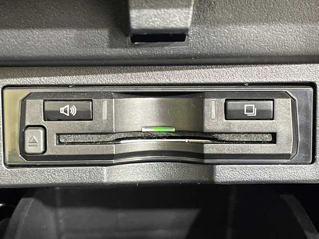 トヨタ アルファードハイブリット X 神奈川県 2018(平30)年 5.2万km パール 4WD/社外アルパイン11型メモリーナビゲーション【EX11Z】/社外アルパインフリップダウンモニター【PXHEX-R-AV】/ワンセグ　CD DVD　SD　iPod　Bluetooth　AUX　HDMI　/サイド/リアカメラ/両側電動スライドドア/デジタルインナーミラー/AC100V/純正ビルトインETC/セーフティセンス/レーダークルーズコントロール/プリクラッシュセーフティ/レーントレーシングアシスト/パーキングサポートブレーキ/ロードサインアシスト/先行車発進お知らせ機能/前後ソナー/ハイビームアシスト/2列目オットマン/社外前方ドライブレコーダー/革巻きステアリング/電動パーキングブレーキ/オートブレーキホールド/プッシュスタート/スマートキー/LEDヘッドランプ/フロントフォグランプ/オートライト/純正18インチアルミホイール/純正リアスポイラー/取説　保証書　スペアキー