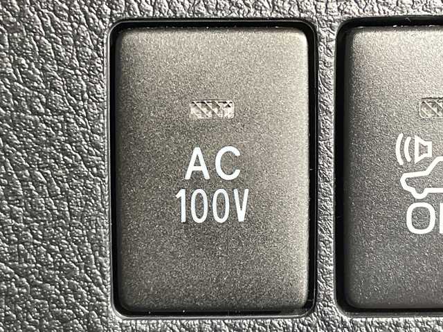 トヨタ アルファードハイブリット X 神奈川県 2018(平30)年 5.2万km パール 4WD/社外アルパイン11型メモリーナビゲーション【EX11Z】/社外アルパインフリップダウンモニター【PXHEX-R-AV】/ワンセグ　CD DVD　SD　iPod　Bluetooth　AUX　HDMI　/サイド/リアカメラ/両側電動スライドドア/デジタルインナーミラー/AC100V/純正ビルトインETC/セーフティセンス/レーダークルーズコントロール/プリクラッシュセーフティ/レーントレーシングアシスト/パーキングサポートブレーキ/ロードサインアシスト/先行車発進お知らせ機能/前後ソナー/ハイビームアシスト/2列目オットマン/社外前方ドライブレコーダー/革巻きステアリング/電動パーキングブレーキ/オートブレーキホールド/プッシュスタート/スマートキー/LEDヘッドランプ/フロントフォグランプ/オートライト/純正18インチアルミホイール/純正リアスポイラー/取説　保証書　スペアキー