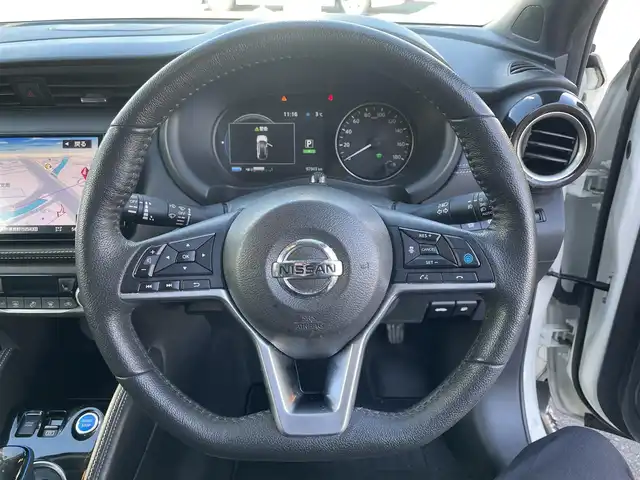 日産 キックス X 長野県 2021(令3)年 9.8万km ブリリアントホワイトパール/ピュアブラック 2トーン ワンオーナー/フルセグテレビ/AM/FM/Bluetooth/全方位カメラ/ハンドルヒーター/シートヒーター/ETC/プッシュスタート/LEDヘッドライト/ドライブレコーダー/フォグランプ/ドアバイザー/e-power/クルーズコントロール/スペアキー/パワーウィンドウ/電動格納ミラー/コーナーセンサー/オートハイビーム/ノーマルタイヤ有