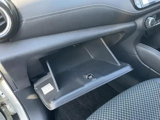 日産 キックス X 長野県 2021(令3)年 9.8万km ブリリアントホワイトパール/ピュアブラック 2トーン ワンオーナー/フルセグテレビ/AM/FM/Bluetooth/全方位カメラ/ハンドルヒーター/シートヒーター/ETC/プッシュスタート/LEDヘッドライト/ドライブレコーダー/フォグランプ/ドアバイザー/e-power/クルーズコントロール/スペアキー/パワーウィンドウ/電動格納ミラー/コーナーセンサー/オートハイビーム/ノーマルタイヤ有