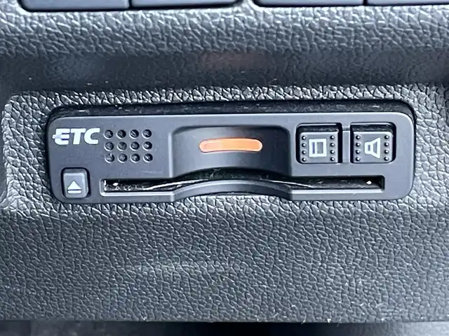 ホンダ フリード＋ ハイブリット EX 東京都 2018(平30)年 7万km ホワイトオーキッドパール 純正ナビ　/バックカメラ　/Bluetooth　/CD　/DVD　/フルセグTV　/両側電動スライドドア　/レーダークルーズコントロールシステム　/ドライブレコーダー　/ETC　/純正アルミホイール　/フロアマット　/純正LED/ホンダセンシング/ABS/横滑り防止装置/レーンアシスト/衝突被害軽減システム