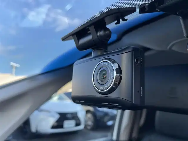 ホンダ フリード＋ ハイブリット EX 東京都 2018(平30)年 7万km ホワイトオーキッドパール 純正ナビ　/バックカメラ　/Bluetooth　/CD　/DVD　/フルセグTV　/両側電動スライドドア　/レーダークルーズコントロールシステム　/ドライブレコーダー　/ETC　/純正アルミホイール　/フロアマット　/純正LED/ホンダセンシング/ABS/横滑り防止装置/レーンアシスト/衝突被害軽減システム