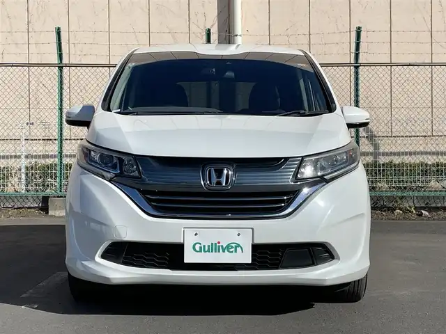 ホンダ フリード＋ ハイブリット EX 東京都 2018(平30)年 7万km ホワイトオーキッドパール 純正ナビ　/バックカメラ　/Bluetooth　/CD　/DVD　/フルセグTV　/両側電動スライドドア　/レーダークルーズコントロールシステム　/ドライブレコーダー　/ETC　/純正アルミホイール　/フロアマット　/純正LED/ホンダセンシング/ABS/横滑り防止装置/レーンアシスト/衝突被害軽減システム