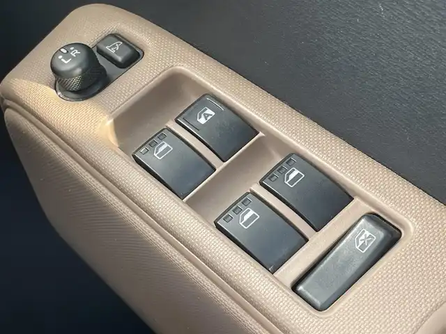 ダイハツ ミラ ココア プラスX 福岡県 2017(平29)年 6.8万km プラムブラウンクリスタルマイカ ・ルーフレール　/・社外ナビ（ＭＤＶ－７０１）/・フルセグＴＶ　/・ＥＴＣ　/・キーレスエントリー　/・Ｂｌｕｅｔｏｏｔｈ　/・ＣＤ／ＤＶＤ再生　/・ＵＳＢ　/・ＳＤ　/・アイドリングストップ　/・￥ＩＳＯＦＩＸ　/・パワーウインドウ　/・電格ミラー