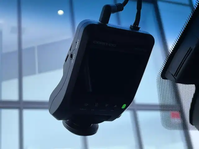 トヨタ クラウン RS 香川県 2021(令3)年 3万km プレシャスブラックパール トヨタセーフティセンス/・プリクラッシュセーフティ（PCS）/・レーダークルーズコントロール（全車速追従機能付）/・レーントレーシングアシスト（LTA）/・アダプティブハイビームシステム（AHS)/・ロードサインアシスト（RSA）/・発進遅延告知機能（DMTM）/・アドバンスドパーク/純正12.3型ナビ/(Bluetooth/FM/AM)/フルセグTV/全席シートヒーター/ステアリングヒーター　/革巻きステアリング/LEDライト/オートハイビーム/オートライト