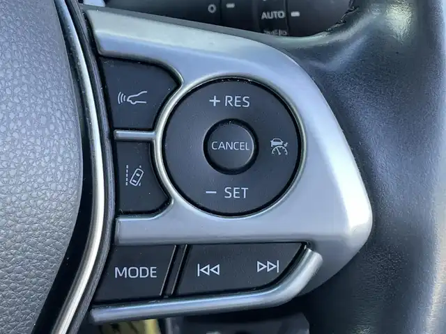 トヨタ クラウン RS 香川県 2021(令3)年 3万km プレシャスブラックパール トヨタセーフティセンス/・プリクラッシュセーフティ（PCS）/・レーダークルーズコントロール（全車速追従機能付）/・レーントレーシングアシスト（LTA）/・アダプティブハイビームシステム（AHS)/・ロードサインアシスト（RSA）/・発進遅延告知機能（DMTM）/・アドバンスドパーク/純正12.3型ナビ/(Bluetooth/FM/AM)/フルセグTV/全席シートヒーター/ステアリングヒーター　/革巻きステアリング/LEDライト/オートハイビーム/オートライト