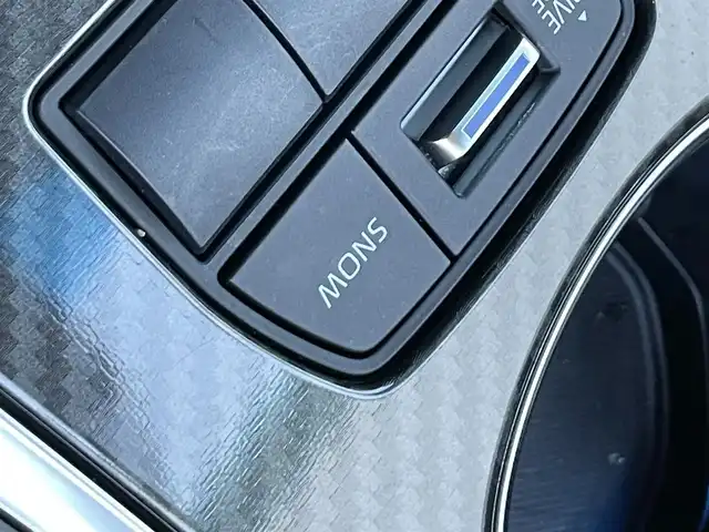 トヨタ クラウン RS 香川県 2021(令3)年 3万km プレシャスブラックパール トヨタセーフティセンス/・プリクラッシュセーフティ（PCS）/・レーダークルーズコントロール（全車速追従機能付）/・レーントレーシングアシスト（LTA）/・アダプティブハイビームシステム（AHS)/・ロードサインアシスト（RSA）/・発進遅延告知機能（DMTM）/・アドバンスドパーク/純正12.3型ナビ/(Bluetooth/FM/AM)/フルセグTV/全席シートヒーター/ステアリングヒーター　/革巻きステアリング/LEDライト/オートハイビーム/オートライト