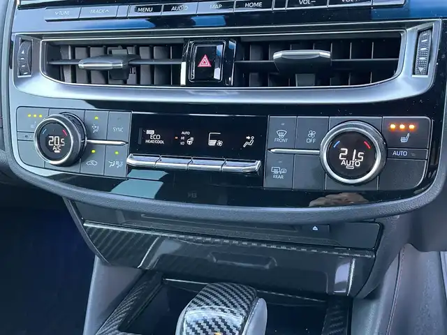 トヨタ クラウン RS 香川県 2021(令3)年 3万km プレシャスブラックパール トヨタセーフティセンス/・プリクラッシュセーフティ（PCS）/・レーダークルーズコントロール（全車速追従機能付）/・レーントレーシングアシスト（LTA）/・アダプティブハイビームシステム（AHS)/・ロードサインアシスト（RSA）/・発進遅延告知機能（DMTM）/・アドバンスドパーク/純正12.3型ナビ/(Bluetooth/FM/AM)/フルセグTV/全席シートヒーター/ステアリングヒーター　/革巻きステアリング/LEDライト/オートハイビーム/オートライト