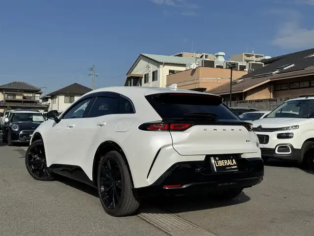 トヨタ クラウン スポーツ Z 熊本県 2024(令6)年 3万km プレシャスホワイトパール ・ワンオーナー/・スマートキー/・プッシュスタート/・プリクラッシュセーフティ/・レーンデパーチャーアラート/・ブラインドスポットモニター/・プロアクティブドライビングアシスト/・リアクロストラフィックアラート/・リアカメラディテクション/・パーキングサポートブレーキ/・後方車両接近告知/・安心降車アシスト/・周辺時車両接近サポート/・道路標識認識/・オートマチックハイビーム/・クルーズコントロール(追従式)/・茶革シート/・前席パワーシート/・前席シートヒーター＆エアシート/・ハンドルヒーター/・純正メモリナビ/　【Bluetooth・USB】/・フルセグTV/・全方位カメラ/・ETC2.0/・ドライブレコーダー(前方録画)/・ワイヤレス充電/ヘッドアップディスプレイ/・パワーバックドア/・LEDヘッドランプ/・LEDフォグランプ/・純正マット/・純正バイザー/・保証書/取説