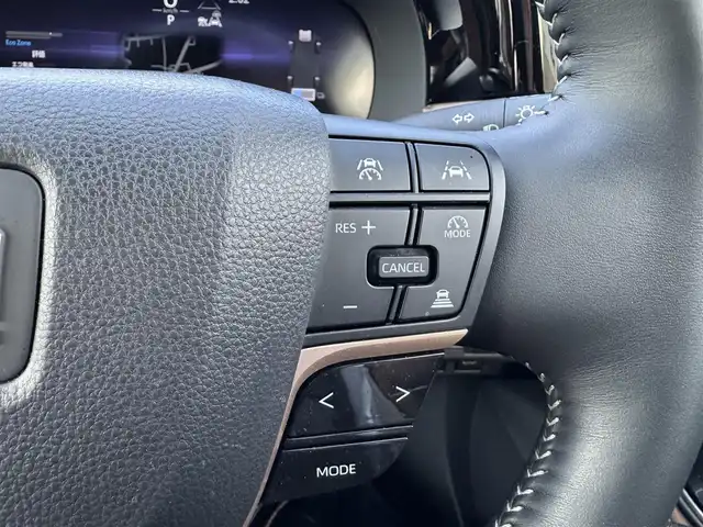 トヨタ クラウン スポーツ Z 熊本県 2024(令6)年 3万km プレシャスホワイトパール ・ワンオーナー/・スマートキー/・プッシュスタート/・プリクラッシュセーフティ/・レーンデパーチャーアラート/・ブラインドスポットモニター/・プロアクティブドライビングアシスト/・リアクロストラフィックアラート/・リアカメラディテクション/・パーキングサポートブレーキ/・後方車両接近告知/・安心降車アシスト/・周辺時車両接近サポート/・道路標識認識/・オートマチックハイビーム/・クルーズコントロール(追従式)/・茶革シート/・前席パワーシート/・前席シートヒーター＆エアシート/・ハンドルヒーター/・純正メモリナビ/　【Bluetooth・USB】/・フルセグTV/・全方位カメラ/・ETC2.0/・ドライブレコーダー(前方録画)/・ワイヤレス充電/ヘッドアップディスプレイ/・パワーバックドア/・LEDヘッドランプ/・LEDフォグランプ/・純正マット/・純正バイザー/・保証書/取説