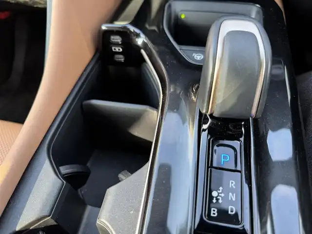 トヨタ クラウン スポーツ Z 熊本県 2024(令6)年 3万km プレシャスホワイトパール ・ワンオーナー/・スマートキー/・プッシュスタート/・プリクラッシュセーフティ/・レーンデパーチャーアラート/・ブラインドスポットモニター/・プロアクティブドライビングアシスト/・リアクロストラフィックアラート/・リアカメラディテクション/・パーキングサポートブレーキ/・後方車両接近告知/・安心降車アシスト/・周辺時車両接近サポート/・道路標識認識/・オートマチックハイビーム/・クルーズコントロール(追従式)/・茶革シート/・前席パワーシート/・前席シートヒーター＆エアシート/・ハンドルヒーター/・純正メモリナビ/　【Bluetooth・USB】/・フルセグTV/・全方位カメラ/・ETC2.0/・ドライブレコーダー(前方録画)/・ワイヤレス充電/ヘッドアップディスプレイ/・パワーバックドア/・LEDヘッドランプ/・LEDフォグランプ/・純正マット/・純正バイザー/・保証書/取説