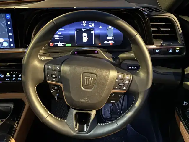 トヨタ クラウン スポーツ Z 熊本県 2024(令6)年 3万km プレシャスホワイトパール ・ワンオーナー/・スマートキー/・プッシュスタート/・プリクラッシュセーフティ/・レーンデパーチャーアラート/・ブラインドスポットモニター/・プロアクティブドライビングアシスト/・リアクロストラフィックアラート/・リアカメラディテクション/・パーキングサポートブレーキ/・後方車両接近告知/・安心降車アシスト/・周辺時車両接近サポート/・道路標識認識/・オートマチックハイビーム/・クルーズコントロール(追従式)/・茶革シート/・前席パワーシート/・前席シートヒーター＆エアシート/・ハンドルヒーター/・純正メモリナビ/　【Bluetooth・USB】/・フルセグTV/・全方位カメラ/・ETC2.0/・ドライブレコーダー(前方録画)/・ワイヤレス充電/ヘッドアップディスプレイ/・パワーバックドア/・LEDヘッドランプ/・LEDフォグランプ/・純正マット/・純正バイザー/・保証書/取説