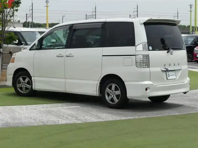 トヨタ ヴォクシー Z 煌 千葉県 2006(平18)年 5万km ホワイトパールマイカ 両側パワースライドドア/純正HDDナビ/【CD再生機能】/バックカメラ/ETC/HID/フォグライト/純正15インチアルミホイル/キーレス