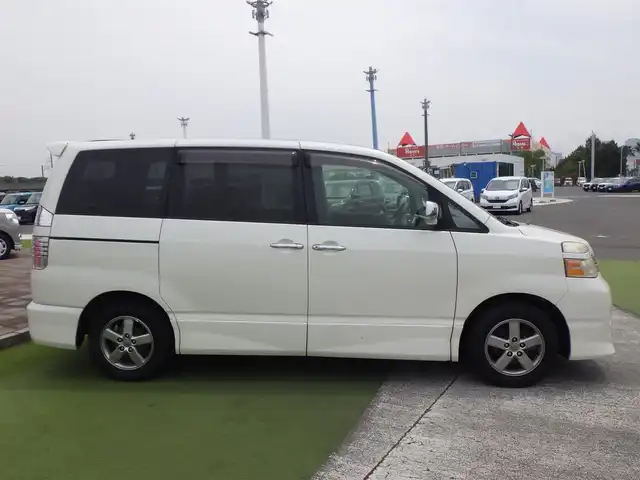 トヨタ ヴォクシー Z 煌 千葉県 2006(平18)年 5万km ホワイトパールマイカ 両側パワースライドドア/純正HDDナビ/【CD再生機能】/バックカメラ/ETC/HID/フォグライト/純正15インチアルミホイル/キーレス
