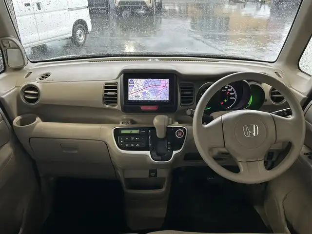 ホンダ Ｎ ＢＯＸ G 三重県 2015(平27)年 6.4万km スマートブラック プッシュスタート/社外SDナビ/横滑り防止/アイドリングストップ/オートエアコン/ドアバイザー/フロアマット/両側スライドドア/純正ホイールキャップ/取扱説明書/保証書/ワンオーナー/禁煙車