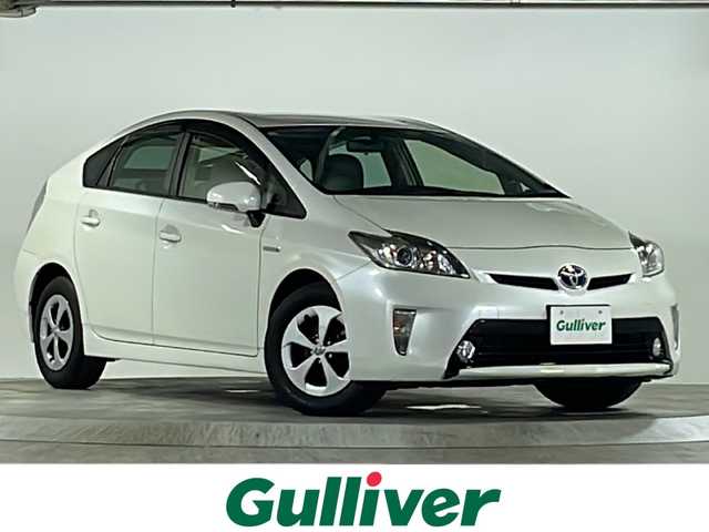 トヨタ プリウス S 広島県 2015(平27)年 5.5万km ホワイトパールクリスタルシャイン ALPINE製7インチSDナビ/　(AM/FM/CD/DVD/Bluetooth/フルセグTV)/バックカメラ/ビルトインETC/スマートキー/ステアリングスイッチ/純正アルミホイール/純正フロアマット/純正ドアバイザー/トノカバー/電動格納ミラー/オールオートパワーウィンドウ/オートエアコン