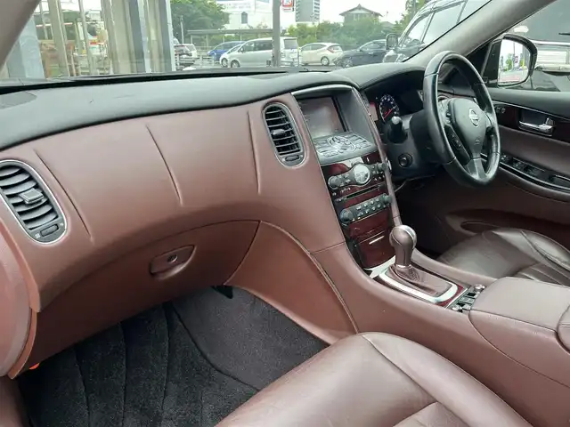 日産 スカイライン クロスオーバー 370GT Type P 香川県 2009(平21)年 8.6万km スーパーブラック 純正HDDナビ/【フルセグ/CD/DVD/BT】/全方位カメラ/本革レザーシート/前席シートヒーター/前席パワーシート/MTモード付AT/盗難防止装置/純正フロアマット/社外20インチアルミ/前後コーナーセンサー/保証書/取扱説明書
