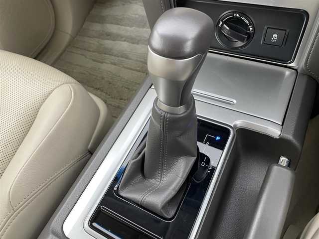 トヨタ ランドクルーザー プラド TX Lパッケージ 富山県 2018(平30)年 3.1万km ホワイトパールクリスタルシャイン モデリスタエアロ/ルーフレール/4WD/トヨタセーフティセンス/・プリクラッシュセーフティ/・レーンディパーチャーアラート/・レーダークルーズコントロール/・オートマチックハイビーム/クリアランスソナー/社外8インチナビ/・バックカメラ/・フルセグTV/BT/CD/DVD/ベージュ革シート/前席シートベンチレーション/前席シートヒーター/前席パワーシート/電動格納サードシート/純正19インチAW/LEDヘッドライト/フォグランプ/ETC/エアバックW/サイド/カーテン/スペアキー×１/取扱説明書/保証書