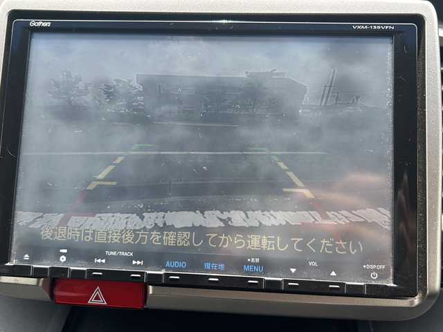 ホンダ フリード スパイク ハイブリット ジャストセレクション 福島県 2012(平24)年 11.7万km プレミアムホワイトパール 純正ナビゲーション/型番：VXM-135VFN/【CD/DVD/SD/TV】/フリップダウンモニター/型番：VM-108N/バックカメラ/ETC/両側電動スライドドア/オートライト/ステアリングリモコン/シートバックテーブル/純正フロアマット/ドアバイザー