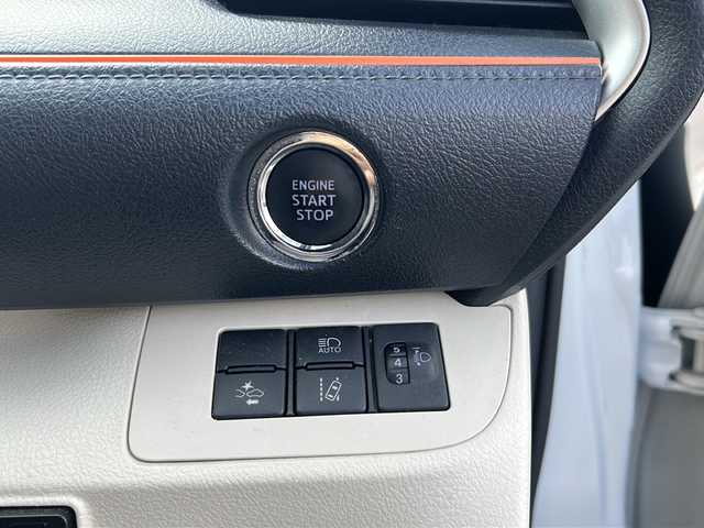 トヨタ シエンタ G 鹿児島県 2015(平27)年 4.1万km ホワイトパールクリスタルシャイン ナビ/TV/Bluetooth接続/バックカメラ/両側パワースライドドア/モデリスタエアロ/社外アルミホイール/レーンキープアシスト/横滑り防止装置/衝突被害軽減システム/スマートキー/プッシュスタート/アイドリングストップ