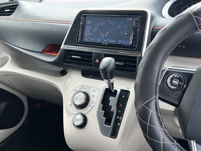 トヨタ シエンタ G 鹿児島県 2015(平27)年 4.1万km ホワイトパールクリスタルシャイン ナビ/TV/Bluetooth接続/バックカメラ/両側パワースライドドア/モデリスタエアロ/社外アルミホイール/レーンキープアシスト/横滑り防止装置/衝突被害軽減システム/スマートキー/プッシュスタート/アイドリングストップ