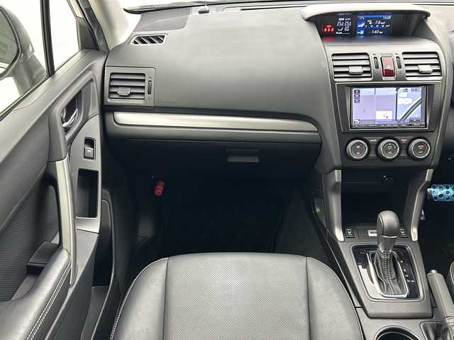 スバル フォレスター 2．0XT アイサイト 宮城県 2012(平24)年 2.5万km サテンホワイトパール 4WD/純正ダイアトーンサウンドナビ/アイサイト/バックカメラ/ETC/レーダークルーズコントロール/レザーシート/パワーシート/シートヒーター/パドルシフト/プッシュスタート/スマートキー/スペアキー/オートライト/フォグランプ/ヘッドライトレベライザー/ドアバイザー/純正フロアマット/純正18インチアルミホイール