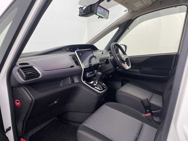 日産 セレナ ハイウェイスター V 埼玉県 2021(令3)年 5.1万km ブリリアントホワイトパール 純正ナビ/フルセグテレビ/全方位カメラ/純正フリップダウンモニター/両側パワースライドドア/プロパイロット/ビルトインETC/前方ドライブレコーダー/デジタルインナーミラー/ブラインドスポットモニター/レーダークルーズコントロール/衝突被害軽減ブレーキ/クリアランスソナー/電子パーキングシステム/ブレーキホールド/プッシュスタート/オートLEDライト/純正フロアマット/純正16インチアルミホイール