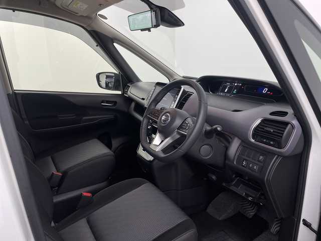 日産 セレナ ハイウェイスター V 埼玉県 2021(令3)年 5.1万km ブリリアントホワイトパール 純正ナビ/フルセグテレビ/全方位カメラ/純正フリップダウンモニター/両側パワースライドドア/プロパイロット/ビルトインETC/前方ドライブレコーダー/デジタルインナーミラー/ブラインドスポットモニター/レーダークルーズコントロール/衝突被害軽減ブレーキ/クリアランスソナー/電子パーキングシステム/ブレーキホールド/プッシュスタート/オートLEDライト/純正フロアマット/純正16インチアルミホイール