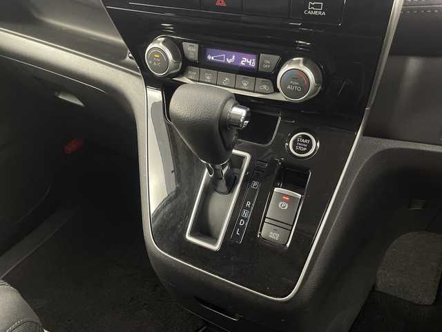 日産 セレナ ハイウェイスター V 埼玉県 2021(令3)年 5.1万km ブリリアントホワイトパール 純正ナビ/フルセグテレビ/全方位カメラ/純正フリップダウンモニター/両側パワースライドドア/プロパイロット/ビルトインETC/前方ドライブレコーダー/デジタルインナーミラー/ブラインドスポットモニター/レーダークルーズコントロール/衝突被害軽減ブレーキ/クリアランスソナー/電子パーキングシステム/ブレーキホールド/プッシュスタート/オートLEDライト/純正フロアマット/純正16インチアルミホイール