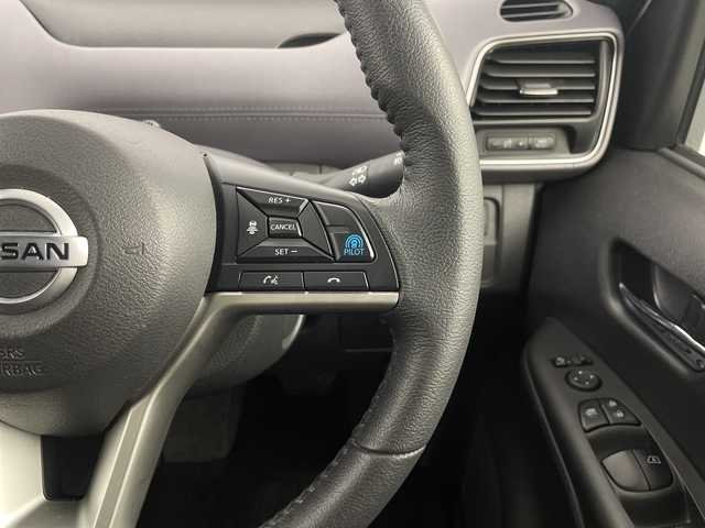 日産 セレナ ハイウェイスター V 埼玉県 2021(令3)年 5.1万km ブリリアントホワイトパール 純正ナビ/フルセグテレビ/全方位カメラ/純正フリップダウンモニター/両側パワースライドドア/プロパイロット/ビルトインETC/前方ドライブレコーダー/デジタルインナーミラー/ブラインドスポットモニター/レーダークルーズコントロール/衝突被害軽減ブレーキ/クリアランスソナー/電子パーキングシステム/ブレーキホールド/プッシュスタート/オートLEDライト/純正フロアマット/純正16インチアルミホイール