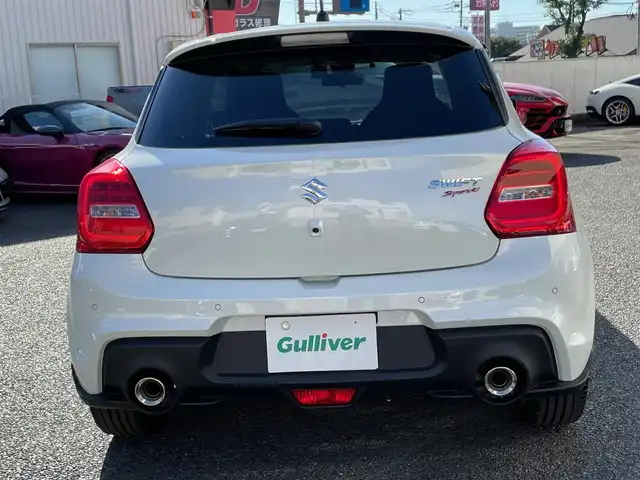 スズキ スイフト スポーツ 神奈川県 2024(令6)年 1.3万km ピュアホワイトP ワンオーナー/純正8インチメモリーナビ・地デジTV/純正CD/DVD/SD/MSV/USB/BT/バック・サイドカメラ/ETC/前後ドライブレコーダー/運転シートヒーター/純正17インチAW/LEDライト/レーダークルーズコントロール/衝突軽減ブレーキ・LKA・コーナーセンサー/パドルシフト/ステアリングスイッチ/プッシュスタート/スマートキー×2/R6年ディーラー整備記録/保証書・取説あり