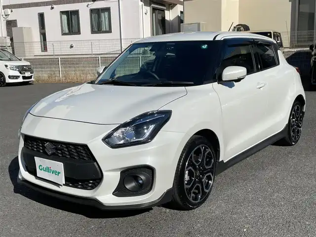 スズキ スイフト スポーツ 神奈川県 2024(令6)年 1.3万km ピュアホワイトP ワンオーナー/純正8インチメモリーナビ・地デジTV/純正CD/DVD/SD/MSV/USB/BT/バック・サイドカメラ/ETC/前後ドライブレコーダー/運転シートヒーター/純正17インチAW/LEDライト/レーダークルーズコントロール/衝突軽減ブレーキ・LKA・コーナーセンサー/パドルシフト/ステアリングスイッチ/プッシュスタート/スマートキー×2/R6年ディーラー整備記録/保証書・取説あり