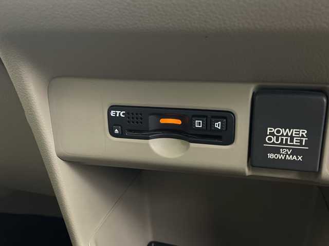 ホンダ Ｎ ＢＯＸ G Lパッケージ 鹿児島県 2016(平28)年 5.8万km プレミアムアイボリーパール2トーン 社外ナビ/（CD/BT/フルセグTV）/バックカメラ/アイドリングストップ/片側パワスラ/ステアリングスイッチ/スマートキー/プッシュスタート/ビルトインETC/チップアップシート/保証書、取説/スペアキー/純正フロアマット