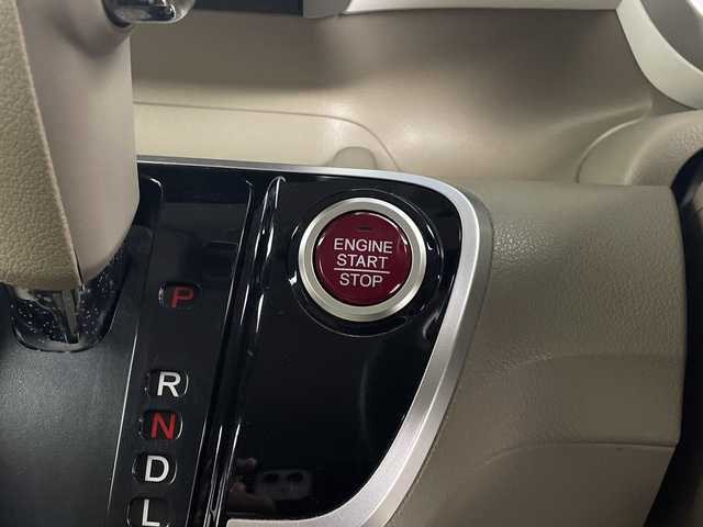 ホンダ Ｎ ＢＯＸ G Lパッケージ 鹿児島県 2016(平28)年 5.8万km プレミアムアイボリーパール2トーン 社外ナビ/（CD/BT/フルセグTV）/バックカメラ/アイドリングストップ/片側パワスラ/ステアリングスイッチ/スマートキー/プッシュスタート/ビルトインETC/チップアップシート/保証書、取説/スペアキー/純正フロアマット