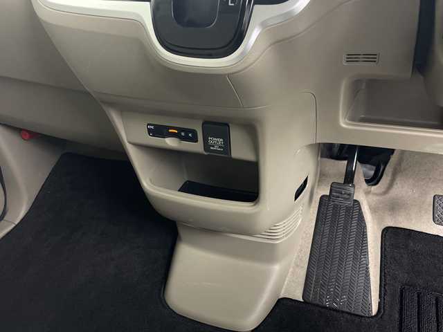 ホンダ Ｎ ＢＯＸ G Lパッケージ 鹿児島県 2016(平28)年 5.8万km プレミアムアイボリーパール2トーン 社外ナビ/（CD/BT/フルセグTV）/バックカメラ/アイドリングストップ/片側パワスラ/ステアリングスイッチ/スマートキー/プッシュスタート/ビルトインETC/チップアップシート/保証書、取説/スペアキー/純正フロアマット