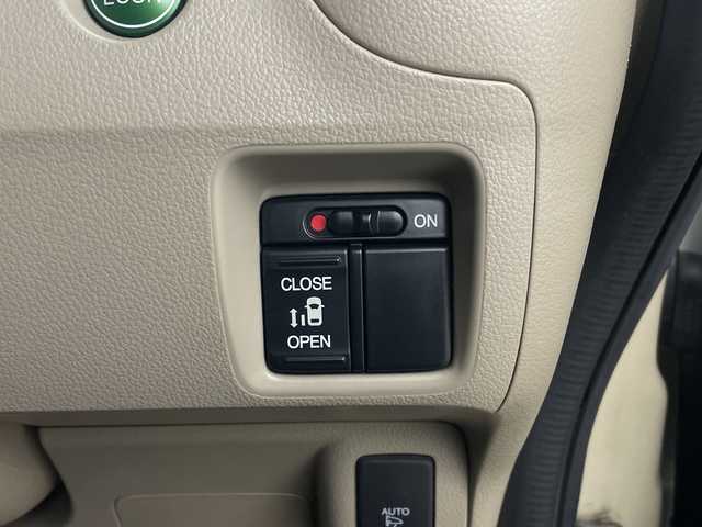 ホンダ Ｎ ＢＯＸ G Lパッケージ 鹿児島県 2016(平28)年 5.8万km プレミアムアイボリーパール2トーン 社外ナビ/（CD/BT/フルセグTV）/バックカメラ/アイドリングストップ/片側パワスラ/ステアリングスイッチ/スマートキー/プッシュスタート/ビルトインETC/チップアップシート/保証書、取説/スペアキー/純正フロアマット