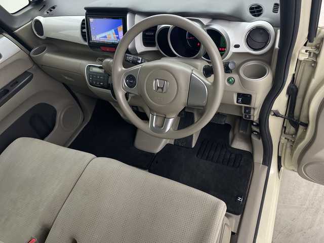 ホンダ Ｎ ＢＯＸ G Lパッケージ 鹿児島県 2016(平28)年 5.8万km プレミアムアイボリーパール2トーン 社外ナビ/（CD/BT/フルセグTV）/バックカメラ/アイドリングストップ/片側パワスラ/ステアリングスイッチ/スマートキー/プッシュスタート/ビルトインETC/チップアップシート/保証書、取説/スペアキー/純正フロアマット