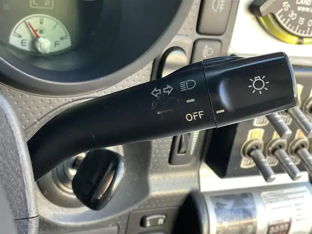 トヨタ ＦＪクルーザー ブラックカラーパッケージ 群馬県 2013(平25)年 12.5万km ブラック/ホワイト ワンオーナー/社外リフトアップ(3インチ)/社外ルーフ作業灯/社外リア作業灯/クルーズコントロール/アクティブトラクションコントロール/リアパーキングセンサー/純正ナビ（NSZT-W62G）/フルセグTV/CD/DVD/Bluetooth/バックカメラ/ETC/リモコンキー/スペアキー/社外16インチAW/背面タイヤ/純正フロアマット/W/サイド/カーテンエアバッグ/ABS/保証書/取扱説明書