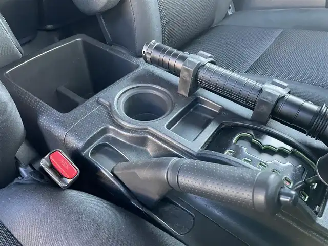 トヨタ ＦＪクルーザー ブラックカラーパッケージ 群馬県 2013(平25)年 12.5万km ブラック/ホワイト ワンオーナー/社外リフトアップ(3インチ)/社外ルーフ作業灯/社外リア作業灯/クルーズコントロール/アクティブトラクションコントロール/リアパーキングセンサー/純正ナビ（NSZT-W62G）/フルセグTV/CD/DVD/Bluetooth/バックカメラ/ETC/リモコンキー/スペアキー/社外16インチAW/背面タイヤ/純正フロアマット/W/サイド/カーテンエアバッグ/ABS/保証書/取扱説明書