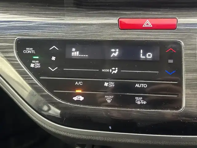 ホンダ オデッセイ アブソルート 愛知県 2013(平25)年 6.1万km プレミアムヴィーナスブラックP 純正ナビ　/（フルセグ／Bluetooth）　/フリップダウンモニター　/クルーズコントロール　/パドルシフト　/バックモニター　/両側パワースライドドア　/ハーフレザーシート　/ドライブレコーダー　/ETC　/純正AW