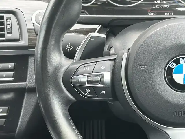 ＢＭＷ ５２３ｉ Mスポーツ 福岡県 2016(平28)年 5.6万km サファイアブラックP サンルーフ/アダプティブクルーズコントロール/3Ddesignマフラー/インテリジェントセーフティ/レーンディパーチャーウォーニング/純正ナビ/フルセグTV/バックカメラ/Bluetooth/オートライト/ステアリングスイッチ/パドルシフト　/前席パワーシート　/純正１８インチアルミホイール　/ミラー一体型ＥＴＣ/取扱説明書/保証書