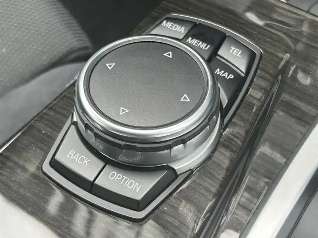 ＢＭＷ ５２３ｉ Mスポーツ 福岡県 2016(平28)年 5.6万km サファイアブラックP サンルーフ/アダプティブクルーズコントロール/3Ddesignマフラー/インテリジェントセーフティ/レーンディパーチャーウォーニング/純正ナビ/フルセグTV/バックカメラ/Bluetooth/オートライト/ステアリングスイッチ/パドルシフト　/前席パワーシート　/純正１８インチアルミホイール　/ミラー一体型ＥＴＣ/取扱説明書/保証書