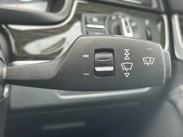 ＢＭＷ ５２３ｉ Mスポーツ 福岡県 2016(平28)年 5.6万km サファイアブラックP サンルーフ/アダプティブクルーズコントロール/3Ddesignマフラー/インテリジェントセーフティ/レーンディパーチャーウォーニング/純正ナビ/フルセグTV/バックカメラ/Bluetooth/オートライト/ステアリングスイッチ/パドルシフト　/前席パワーシート　/純正１８インチアルミホイール　/ミラー一体型ＥＴＣ/取扱説明書/保証書