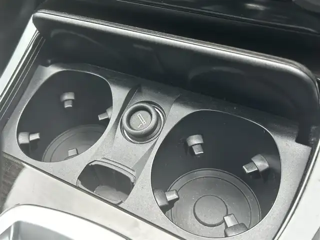 ＢＭＷ ５２３ｉ Mスポーツ 福岡県 2016(平28)年 5.6万km サファイアブラックP サンルーフ/アダプティブクルーズコントロール/3Ddesignマフラー/インテリジェントセーフティ/レーンディパーチャーウォーニング/純正ナビ/フルセグTV/バックカメラ/Bluetooth/オートライト/ステアリングスイッチ/パドルシフト　/前席パワーシート　/純正１８インチアルミホイール　/ミラー一体型ＥＴＣ/取扱説明書/保証書