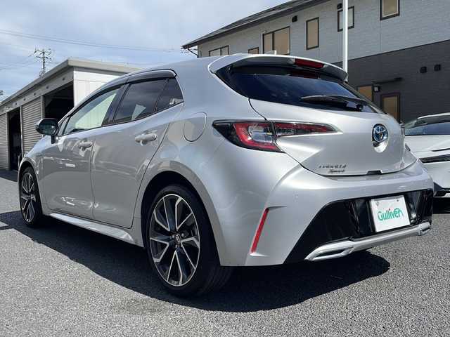 トヨタ カローラ スポーツ ハイブリッドG Z 山形県 2018(平30)年 3.1万km シルバーM ・純正9インチナビ/フルセグ/CD/DVD/Bluetooth/・フロント、バックカメラ/・純正前方ドラレコ/・ビルトインETC/・レーダークルーズコントロール/・レーンキープアシスト/・衝突被害軽減システム/・パーキングサポートブレーキ/・リアクロストラフィックアラート/・前後クリアランスソナー/・ブラインドスポットモニター/・ロードサインアシスト/・先行車発進告知/・AVS/・LEDヘッドライト/・オートマチックハイビーム/・電子パーキング/・オートブレーキホールド/・ハンドルヒーター/・フロントワイパーデアイサー/・純正AW/・純正マット/・エンジンスターター付きスマートキー/・スペアキー2本/・保証書/・取扱説明書